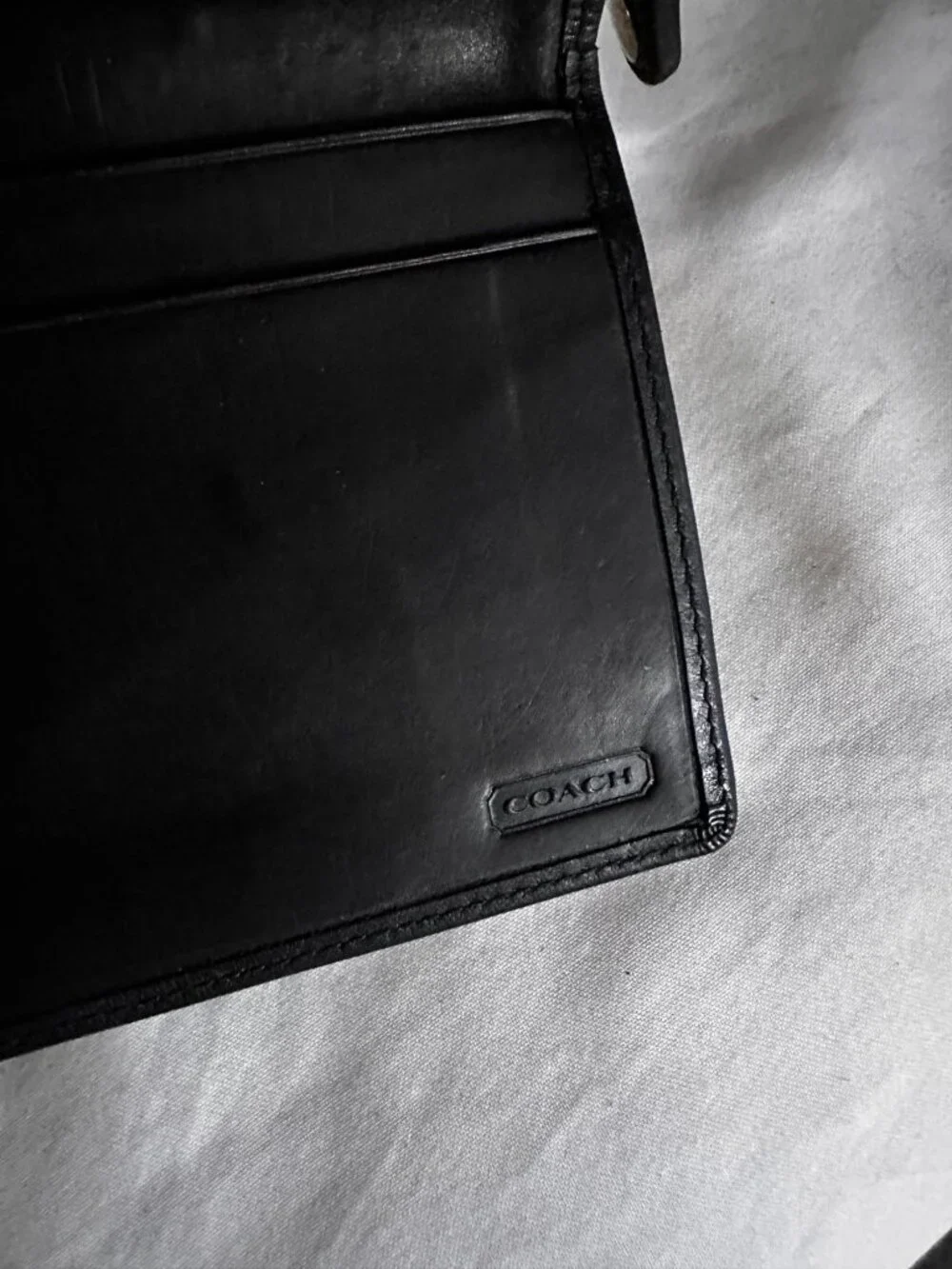 Coach Legacy Black Vintage Trifold leather Wallet With Checkbook Pocket Zip Arou